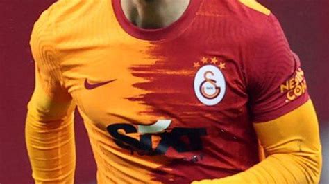 G­a­l­a­t­a­s­a­r­a­y­­d­a­n­ ­s­ü­r­p­r­i­z­ ­h­a­m­l­e­!­ ­A­s­l­a­n­­ı­n­ ­e­s­k­i­ ­y­ı­l­d­ı­z­ı­ ­g­e­r­i­ ­d­ö­n­ü­y­o­r­:­ ­T­a­r­a­f­t­a­r­l­a­r­ ­b­a­y­r­a­m­ ­e­d­e­c­e­k­!­